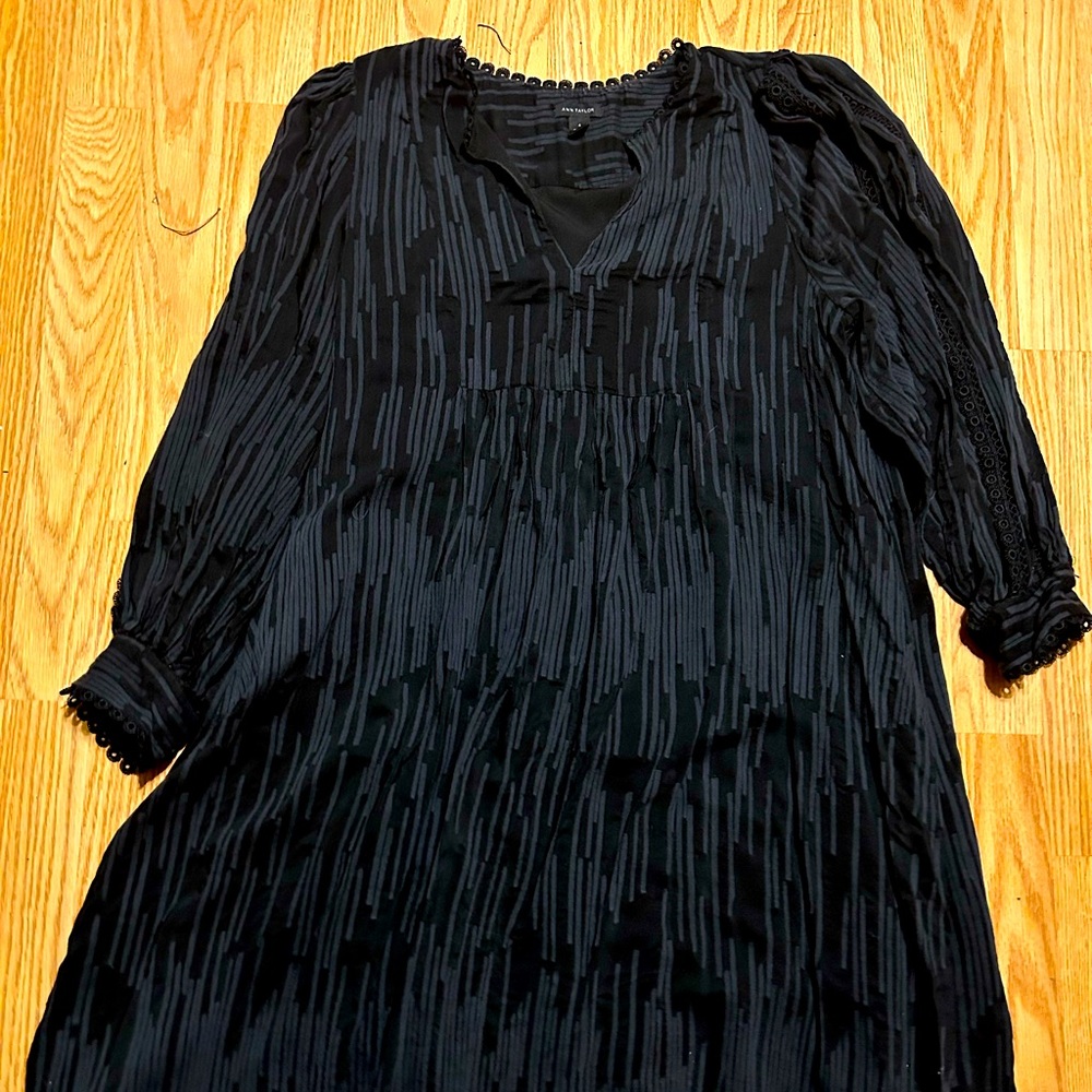 Ann Taylor knee length dress sz 4